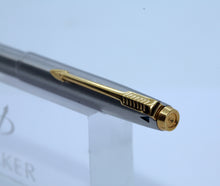Load image into Gallery viewer, Parker 45 - 4 Colour Ball Point - Flighter GT with 4 New D1 Refills - (P1210)