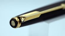 Load image into Gallery viewer, Parker 50 - "Falcon" in Matt Brown Resin Finish with Integal Section & Nib - P1025