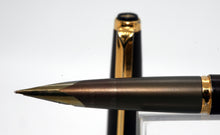 Load image into Gallery viewer, Parker 50 - "Falcon" in Matt Brown Resin Finish with Integal Section & Nib - P1025