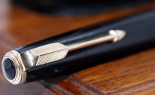 Load image into Gallery viewer, Z-Parker Duofold Senior - Black with No.35 14ct Gold Nib - P1003