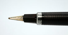 Load image into Gallery viewer, Z-Parker Classic - Matt Black with M Gold Nib - P1085h