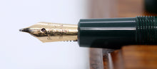 Load image into Gallery viewer, Z-Parker Slimfold Mk II - Green with No.5 14ct Gold Nib - P1085i