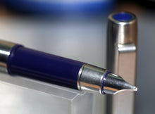 Load image into Gallery viewer, Z-Parker 25 Mk IV - Blue Trim - Fine Point Nib
