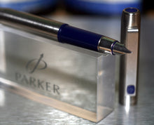 Load image into Gallery viewer, Z-Parker 25 Mk III - Blue Trim - Fine Point Nib