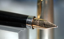 Load image into Gallery viewer, Z-Parker 75 Cisele - Sterling Silver - M Medium Point 14k Gold Nib