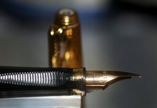 Load image into Gallery viewer, Z-Parker 75 Flamme - M Medium Point 14k Gold Nib