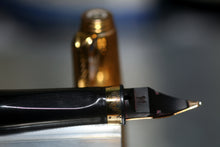 Load image into Gallery viewer, Z-Parker 75 Flamme - M Medium Point 14k Gold Nib