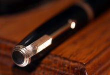 Load image into Gallery viewer, Z-Parker Duofold NS in Black with 14ct Gold Nib