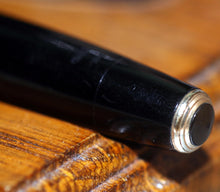 Load image into Gallery viewer, Z-Parker Duofold NS in Black with 14ct Gold Nib