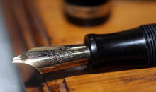 Load image into Gallery viewer, Z-Parker Duofold NS in Black with 14ct Gold Nib