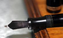 Load image into Gallery viewer, Z-Parker Duofold NS in Black with 14ct Gold Nib