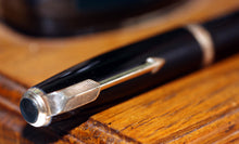 Load image into Gallery viewer, Z-Parker Duofold AF in Black with 14ct Gold Nib