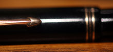 Load image into Gallery viewer, Z-Parker Vacumatic in Black with 14ct Twin Tone Gold Vacumatic Nib