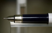 Load image into Gallery viewer, Z-Parker 25 Mk III - Epoxy Resin White with Blue Trim - Medium Point Nib