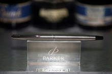 Load image into Gallery viewer, Z-Parker 45 Flighter CT with Black Barrel End - M Medium Point 14k Gold Nib