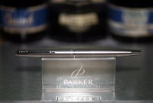 Load image into Gallery viewer, Z-Parker 45 Flighter CT with Chrome Barrel End - F Fine Point 14k Gold Nib