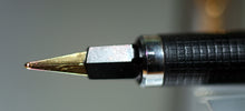 Load image into Gallery viewer, Z-Parker Classic Flighter GT - M Medium Two Sided 14k Gold Nib