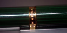 Load image into Gallery viewer, Z-Parker 75 Malachite Green Laque - F Fine Point 14k Gold Nib