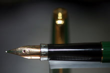 Load image into Gallery viewer, Z-Parker 75 Malachite Green Laque - F Fine Point 14k Gold Nib