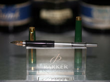 Load image into Gallery viewer, Z-Parker 75 Malachite Green Laque - F Fine Point 14k Gold Nib