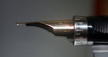 Load image into Gallery viewer, Z-Parker 75 Jasper Red Laque - XF Extra Fine Point 14k Gold Nib