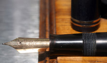 Load image into Gallery viewer, Z-Parker Victory Mk II in Dark Blue with 14ct Gold Nib