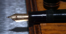 Load image into Gallery viewer, Z-Parker Victory Mk IV AF in Dark Green with 14ct Gold Nib