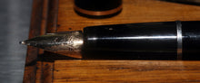Load image into Gallery viewer, Z-Parker Duofold 17 (Beaky) in Black with 14ct Gold Nib
