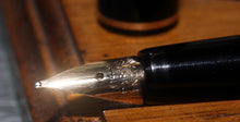 Load image into Gallery viewer, Z-Parker Duofold 17 (Beaky) in Black with 14ct Gold Nib