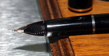 Load image into Gallery viewer, Z-Parker Duofold 17 (Beaky) in Black with 14ct Gold Nib