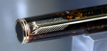 Load image into Gallery viewer, Z-Parker Premier 75 Chinese Laque - M Medium Point 18k Gold Nib