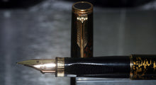 Load image into Gallery viewer, Z-Parker Premier 75 Chinese Laque - M Medium Point 18k Gold Nib