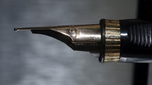 Load image into Gallery viewer, Z-Parker Premier 75 Chinese Laque - M Medium Point 18k Gold Nib