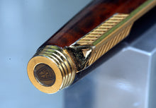Load image into Gallery viewer, Z-Parker 75 Thuya Laque - No.98 Fine Italic Point 18k Gold Nib (P789x)