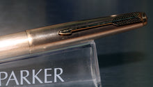 Load image into Gallery viewer, Z-Parker 61 in Cirrus Cloud Gold - Broad Italic Point 14k Gold Nib