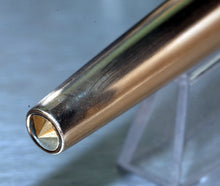 Load image into Gallery viewer, Z-Parker 61 in Cirrus Cloud Gold - Broad Italic Point 14k Gold Nib
