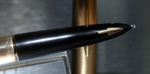Load image into Gallery viewer, Z-Parker 61 in Cirrus Cloud Gold - Broad Italic Point 14k Gold Nib