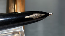 Load image into Gallery viewer, Z-Parker 61 in Insignia Gold - Medium Point 14k Gold Nib