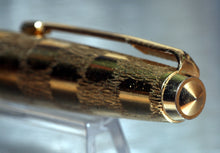 Load image into Gallery viewer, Z-Parker 61 in Cumulus Cloud Gold - Medium Point 14k Gold Nib