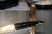 Load image into Gallery viewer, Z-Parker 65 in Stratus Cloud Gold - Medium Point 14k Gold Nib