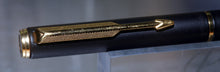 Load image into Gallery viewer, Z-Parker 95 Matt Black GT - M Medium Gold Nib (P924a)