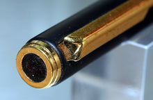 Load image into Gallery viewer, Z-Parker 95 Matt Black GT - M Medium Gold Nib (P924a)