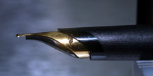 Load image into Gallery viewer, Z-Parker 95 Matt Black GT - M Medium Gold Nib (P924a)