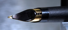 Load image into Gallery viewer, Z-Parker 95 Matt Black GT - M Medium Gold Nib (P924a)