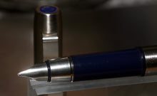 Load image into Gallery viewer, Z-Parker 25 Mk IV - Blue Trim - Broad Italic Nib