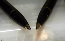 Load image into Gallery viewer, Z-Parker Desk Set with Twin Ball Point Pens (Parker 61 Style)