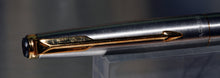 Load image into Gallery viewer, Z-Parker 50 (aka The Falcon) - Flighter with Gold Trim - Medium Point Nib