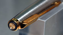 Load image into Gallery viewer, Z-Parker 50 (aka The Falcon) - Flighter with Gold Trim - Medium Point Nib