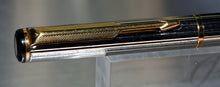 Load image into Gallery viewer, Z-Parker 88/Rialto - Silver Flute with Gold Trim - Medium Point Nib