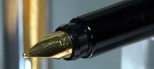 Load image into Gallery viewer, Z-Parker 88/Rialto - Silver Flute with Gold Trim - Medium Point Nib